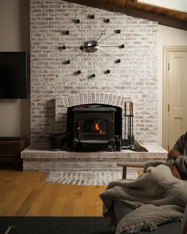 Building Photo - 2237 Lockwood Dr