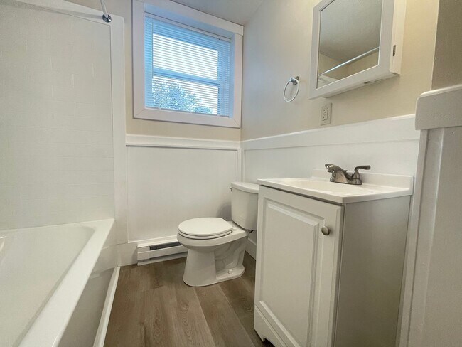 Building Photo - 181 Loudon Rd