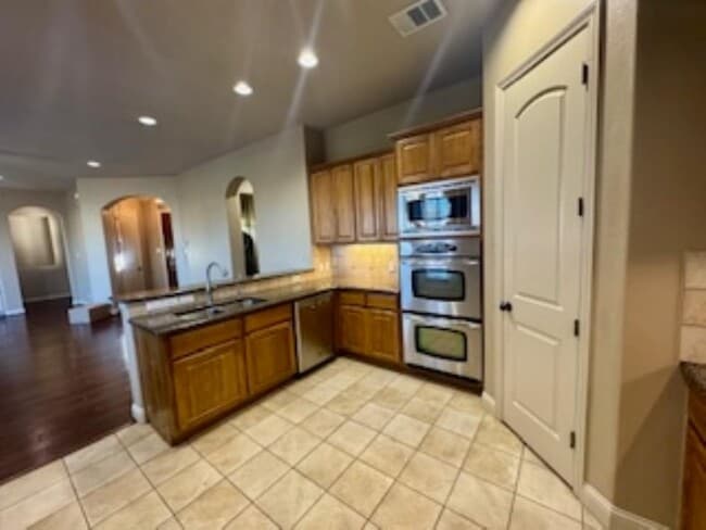 Building Photo - 3327 Bay W Blvd