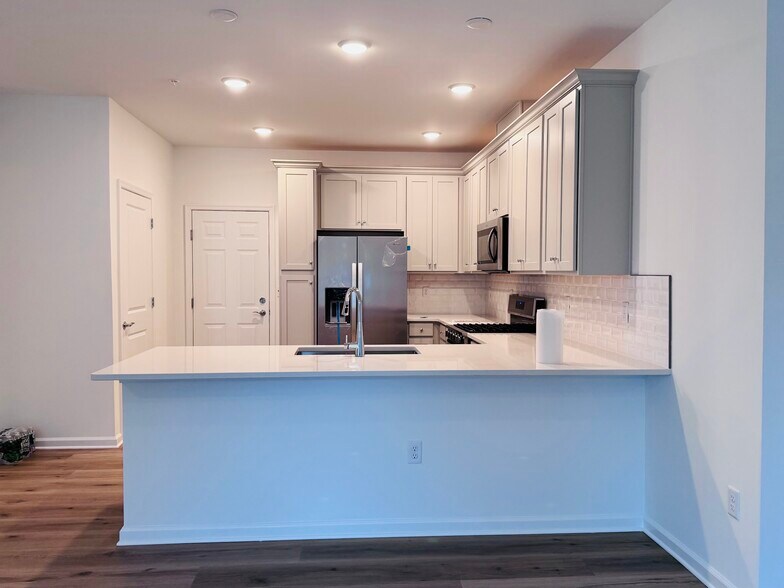 Kitchen area 1 - 200 Balsam St