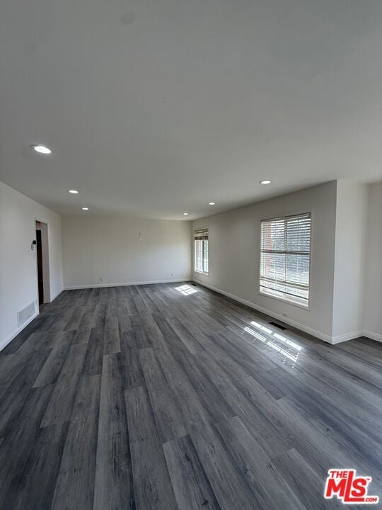 Building Photo - 758 S Windsor Blvd