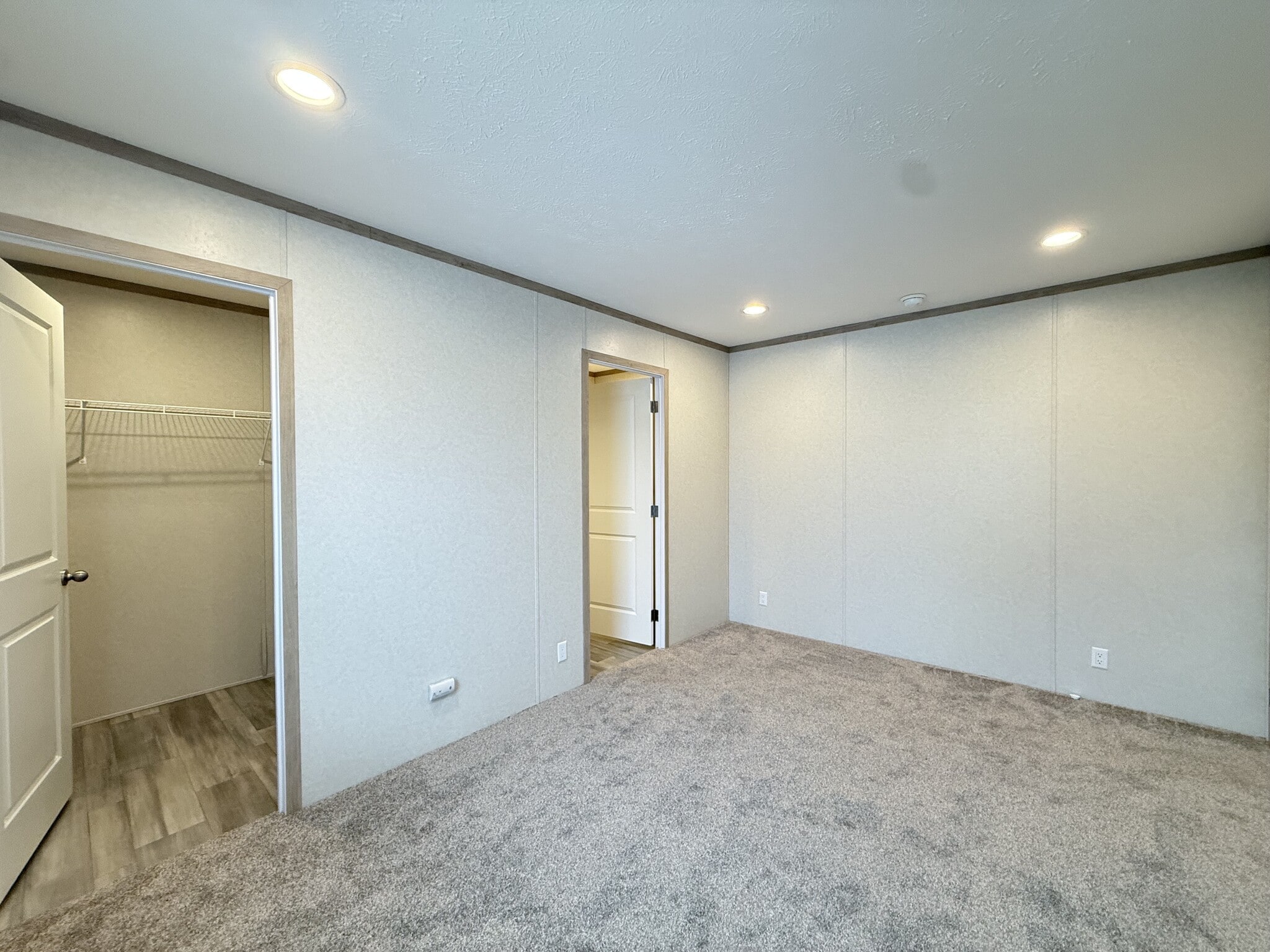 Building Photo - 29773 W Deerfield Ct