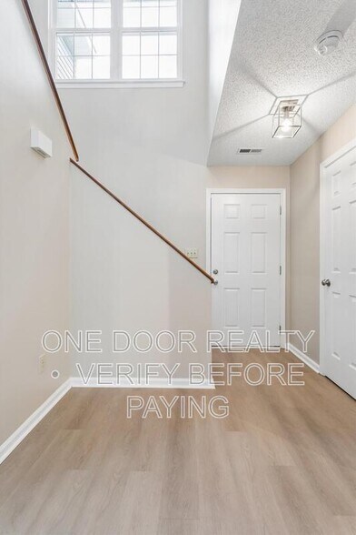Building Photo - 5306 Aden Ct