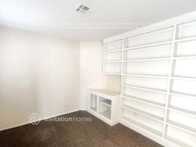 Building Photo - 923 Shadowfax Rd