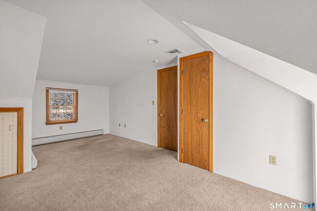 Building Photo - 466 High Hill Rd