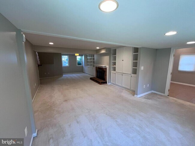 Building Photo - 6516 Cape Ct