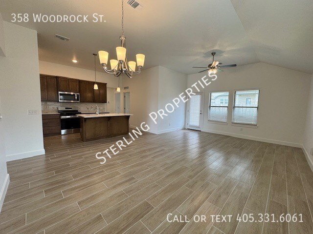 Building Photo - 358 Woodrock St