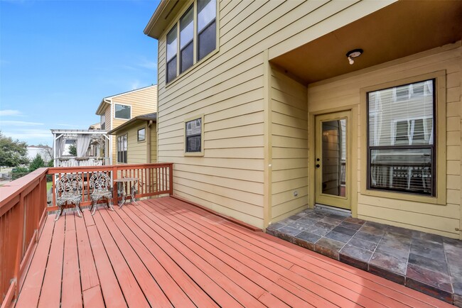 Building Photo - 1335 Studer St