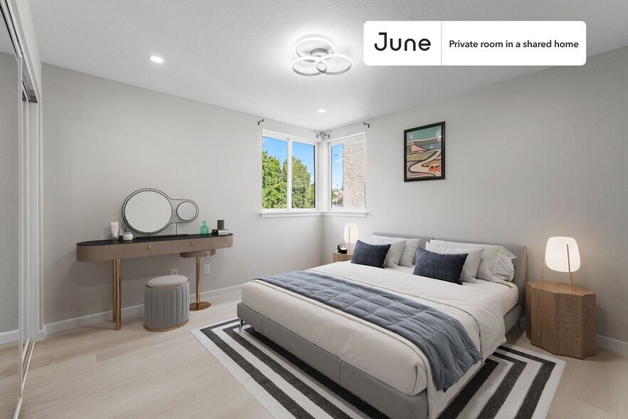 Primary Photo - Private bedroom in 5 bed/5 bath Home