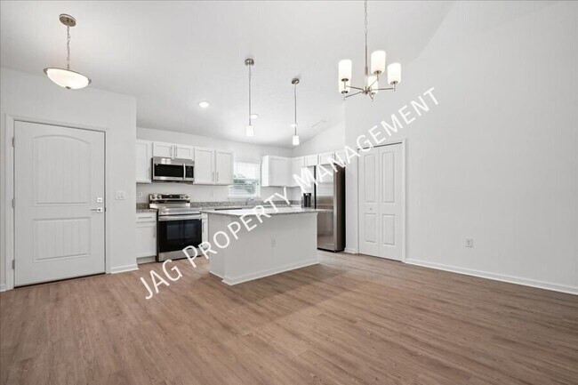 Building Photo - 1191 Valencia St SE