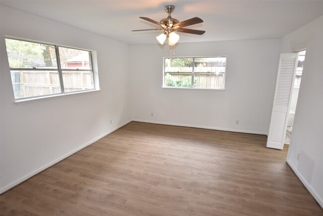 Building Photo - 9630 Truscon Dr