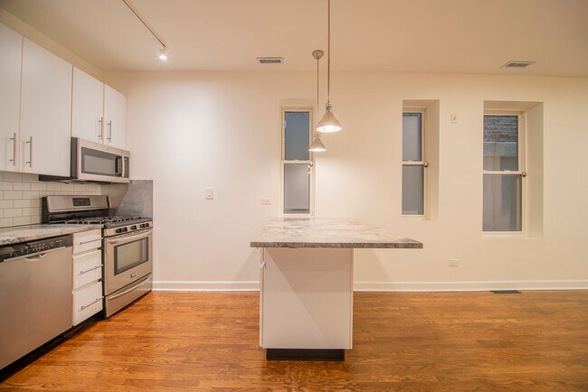 Building Photo - 2221 W Charleston St
