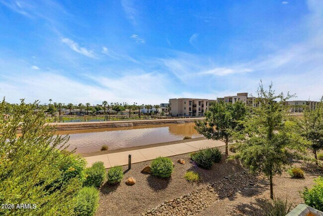 Building Photo - 4803 N Woodmere Fairway