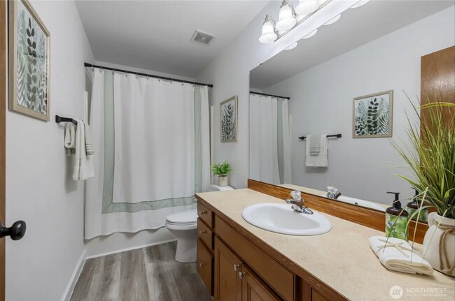 Building Photo - 4 Bed + Bonus Room, 2.5 Bath Home in Coyote Ridge w/ Park Access & Garage!