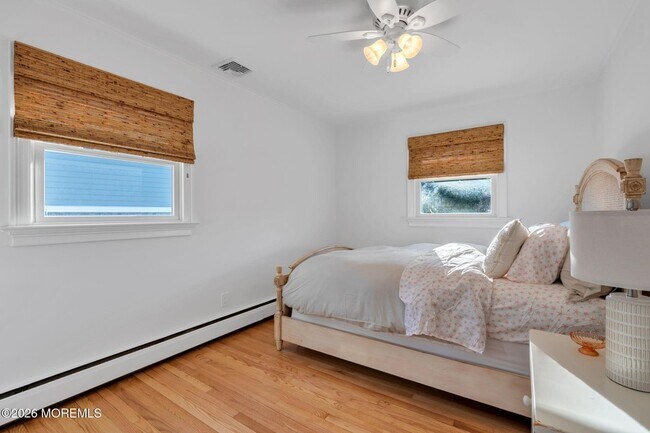 Building Photo - 723 Pitney Dr