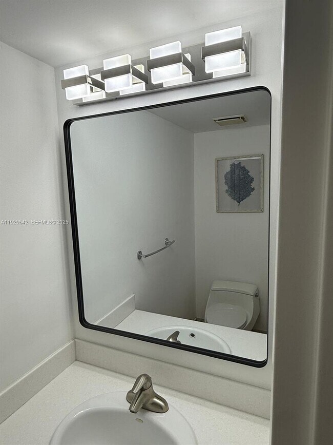 Building Photo - 555 NE 15th St