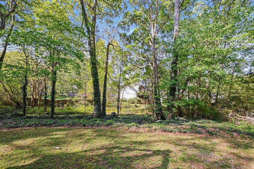 Building Photo - 1655 Bramlett Blvd