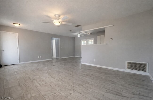 Building Photo - 424 Cactus Cir