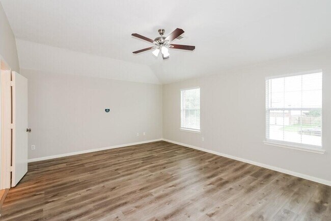 Building Photo - 15503 Gallant Ct
