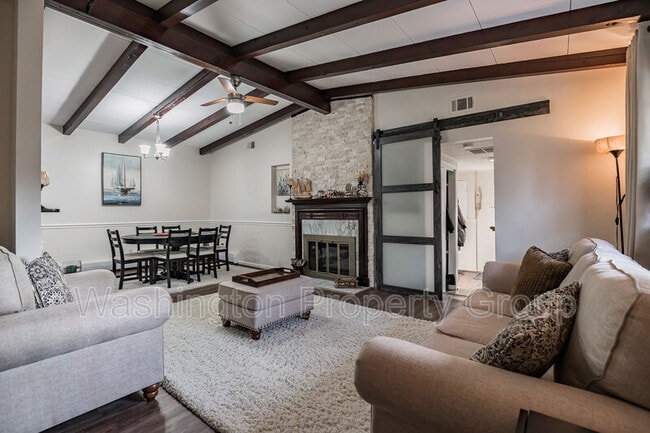 Building Photo - 3402 Little Hunting Creek Dr