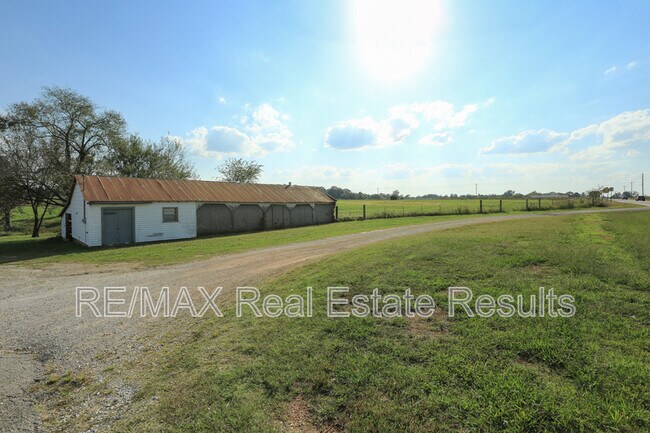 Building Photo - 1741 E 1st Ave