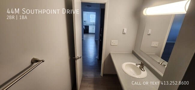 Building Photo - 44 Southpoint Dr