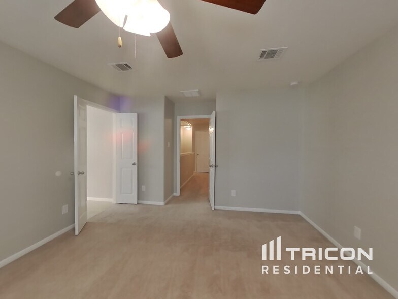 Building Photo - 13406 Holly Vista Dr