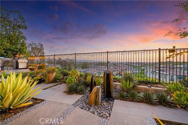 Building Photo - 545 Serrano Summit Dr