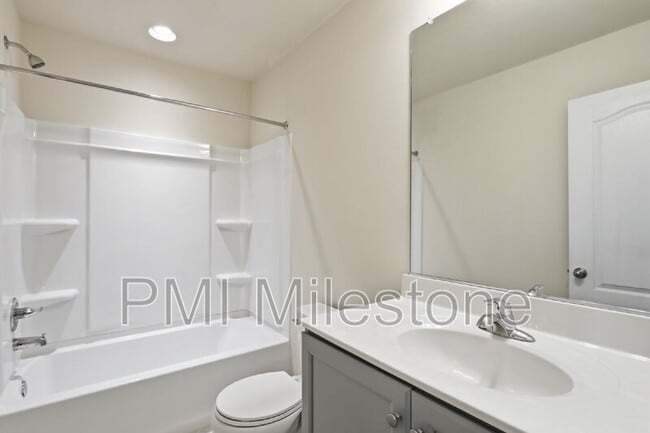 Building Photo - 100 Bertelli Ct