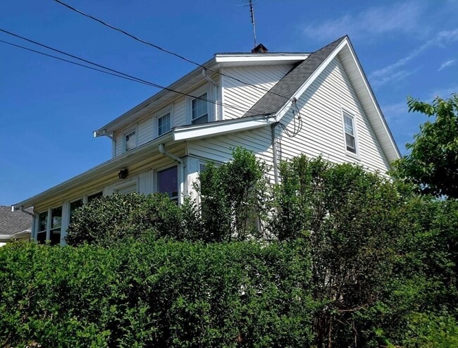 Building Photo - 60 Elliot Ave