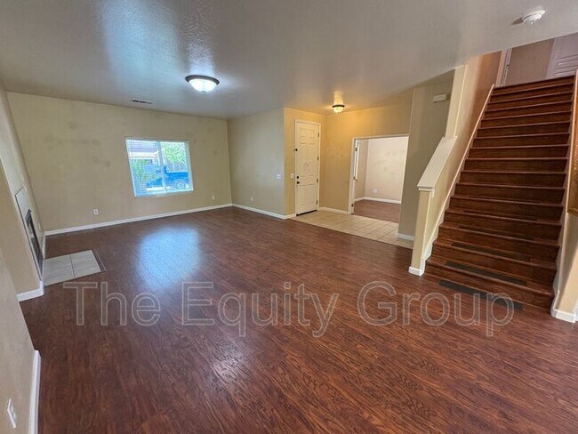 Building Photo - 312 W Reese Ave