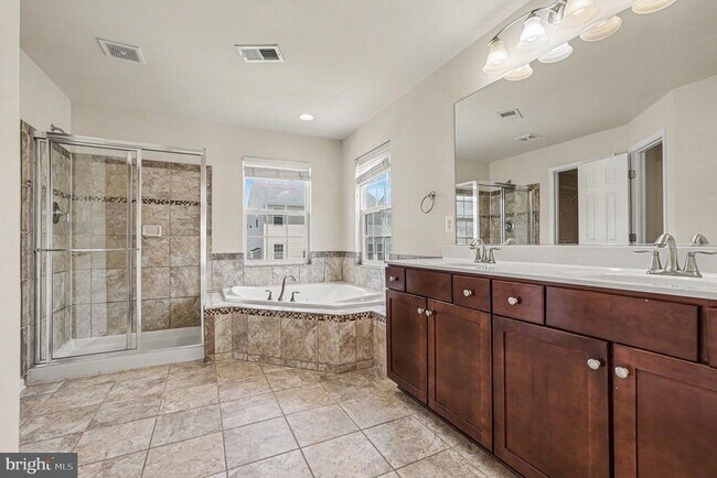 Building Photo - 9709 Glenn Brooke Ct
