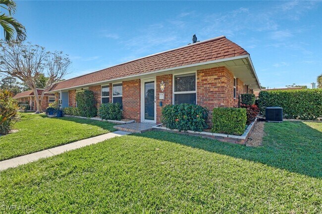 Primary Photo - 2710 Arbutus St