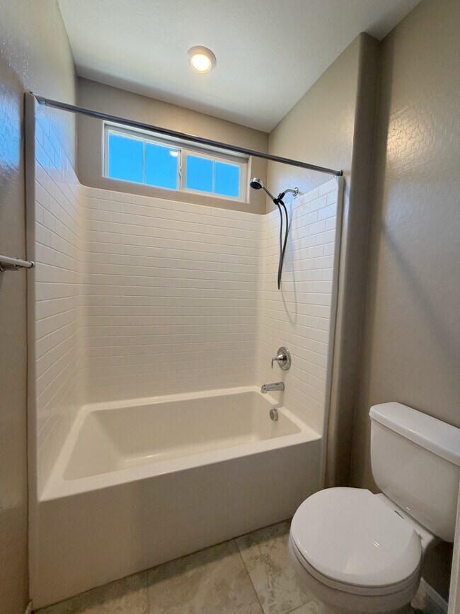 Building Photo - 4495 Vigny St