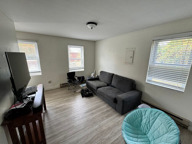 Building Photo - 310 Belchertown Rd