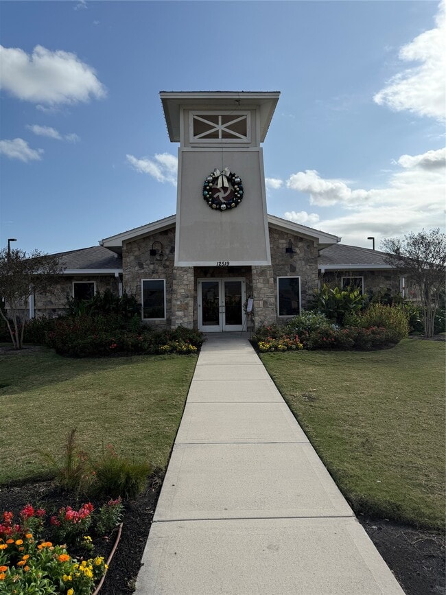 Building Photo - 2307 Sweet Bay Dr