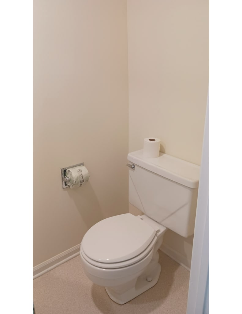 Building Photo - 115 Eastcliff Dr SE