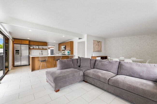 Building Photo - 45720 Abronia Trail