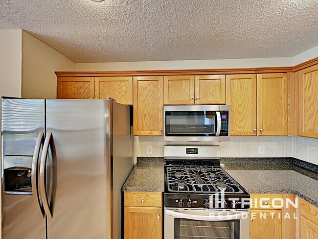 Building Photo - 102 Providence Run