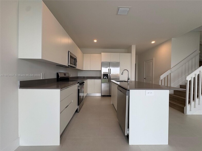 Building Photo - 34530 SW 190th Ave