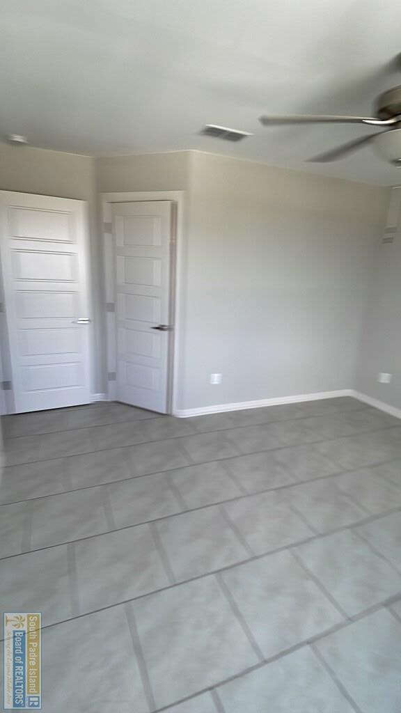 Building Photo - 2369 Grove Ln