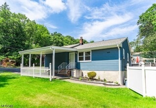 Building Photo - 80 White Meadow Rd