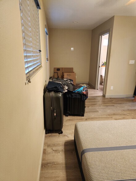 Primary Bedroom w/ Full Bathroom - 381 S Kamehameha Ave