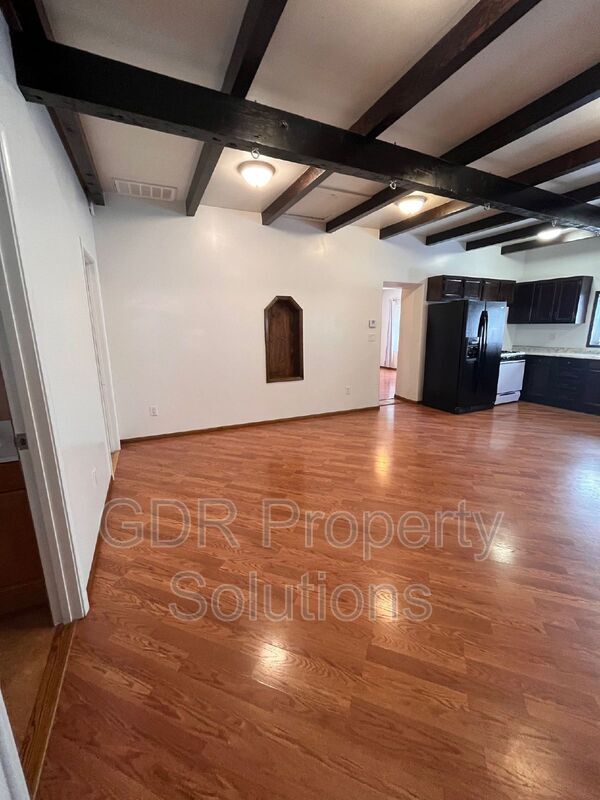 Building Photo - 305 Wilshire Dr SW