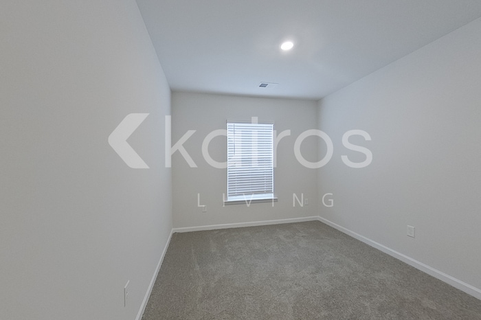 Building Photo - 2129 Banyon Cir