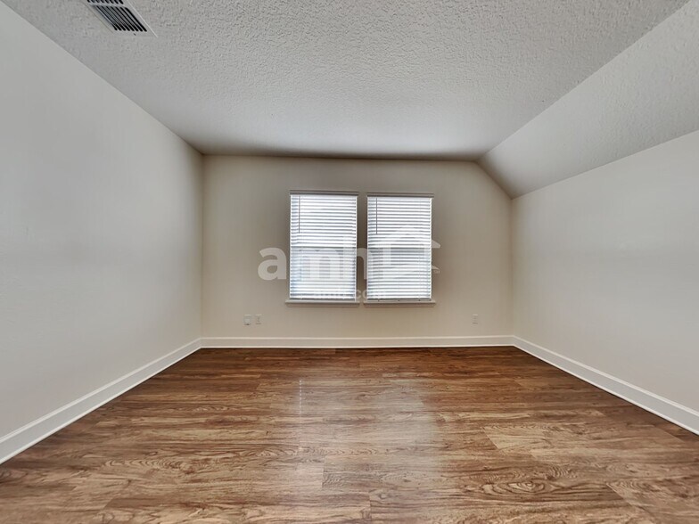 Building Photo - 974 Sunny Stroll Dr