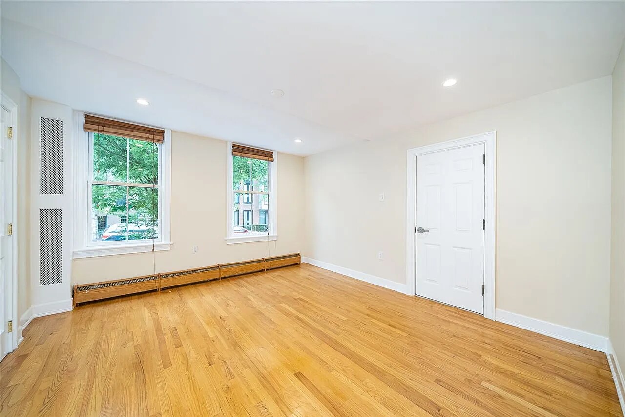 Building Photo - 116 Garden St