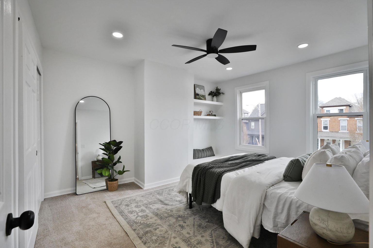 Building Photo - 423 Stoddart Ave