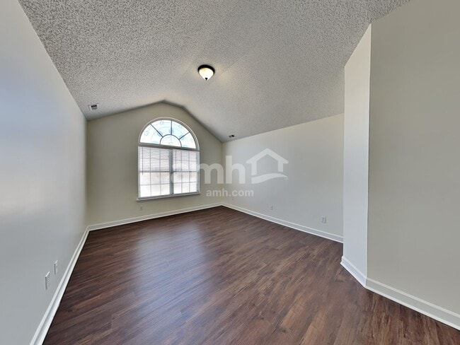 Building Photo - 710 Woodington Ln
