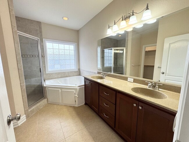 Building Photo - 125 Tulip Tree Dr